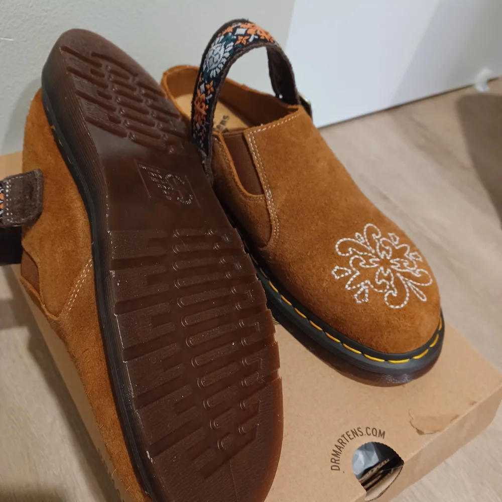 Dr. Martens Brown Isham Suede & Jacquard Mules (Womens 9/Mens 8) NWT - Picture 3 of 8